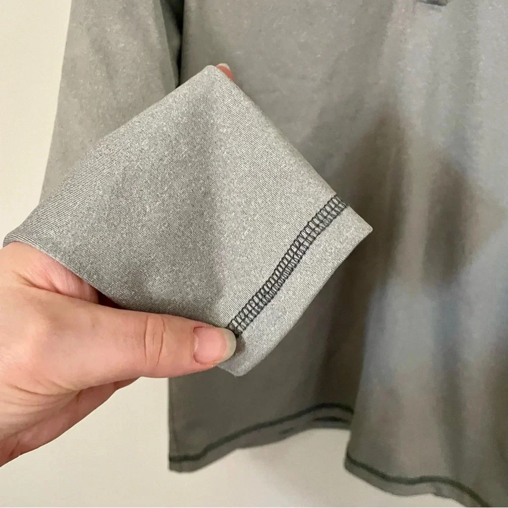 Vineyard Vines Performance Quarter Zip Sweatshirt - Picture 4 of 5